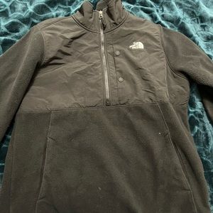 North Face Pullover. Women’s XL